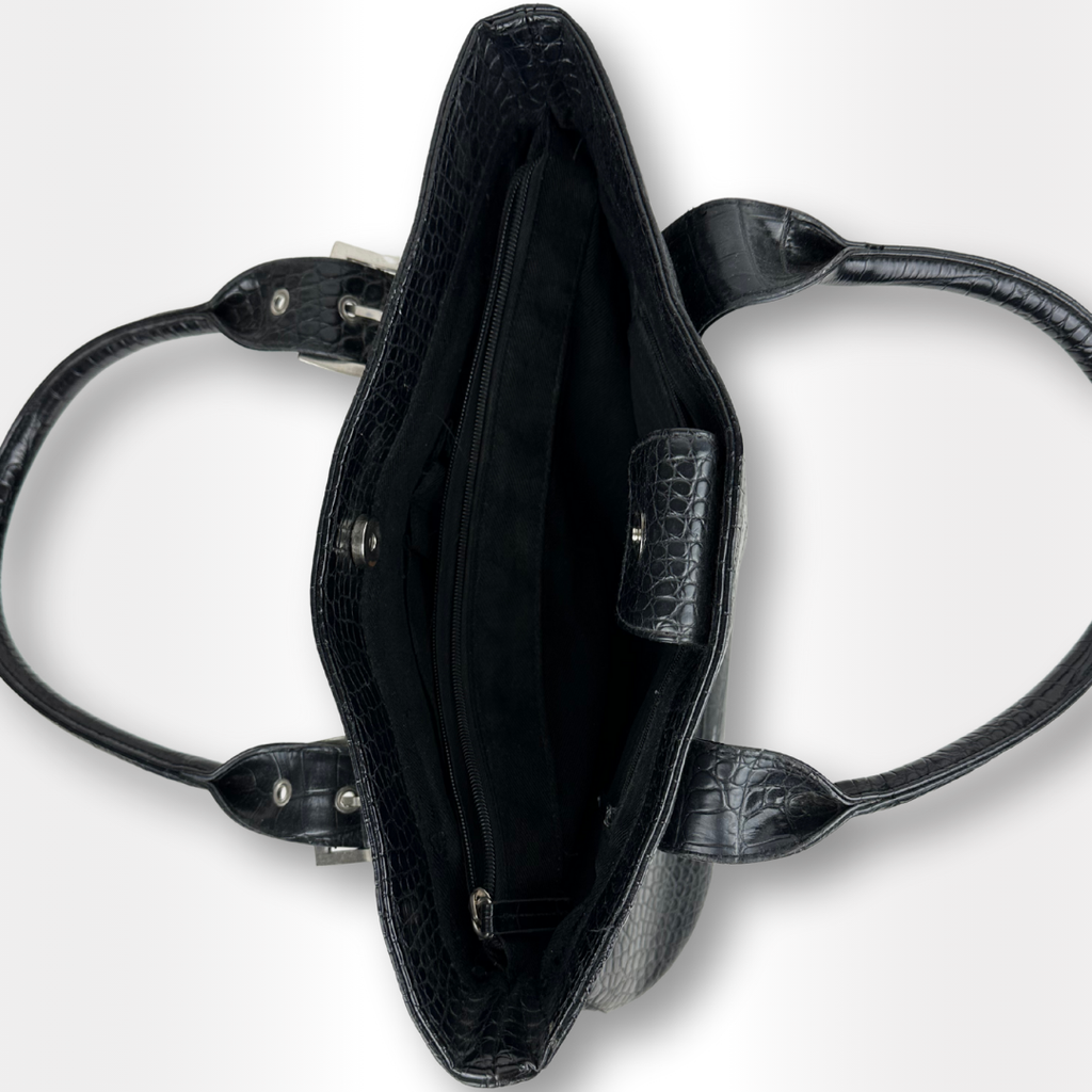 Svart spänne-väska